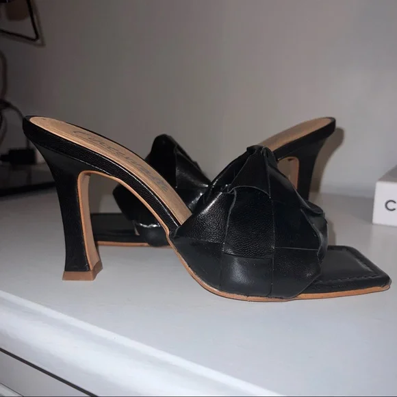 L’intervalle Black Leather Heels (size 37) - Picture 3 of 3